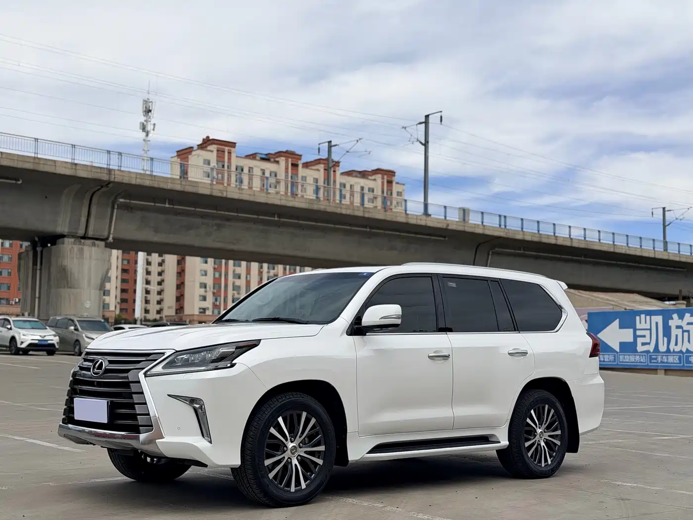 Lexus LX 2016 570 Dynamic Luxury Edition