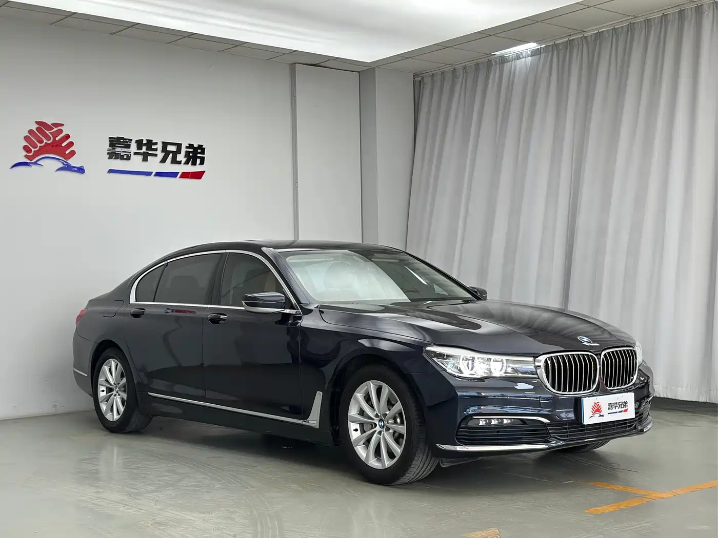 BMW 7 Series 2016 730Li Leading фото 4