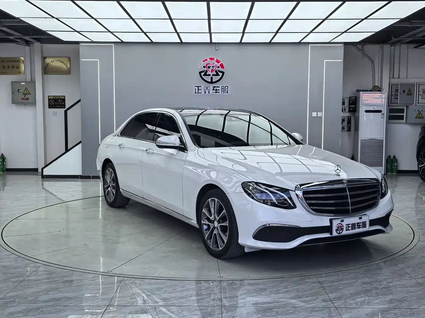 Mercedes-Benz E-Class 2016 E 300 L Fashion Type фото 3