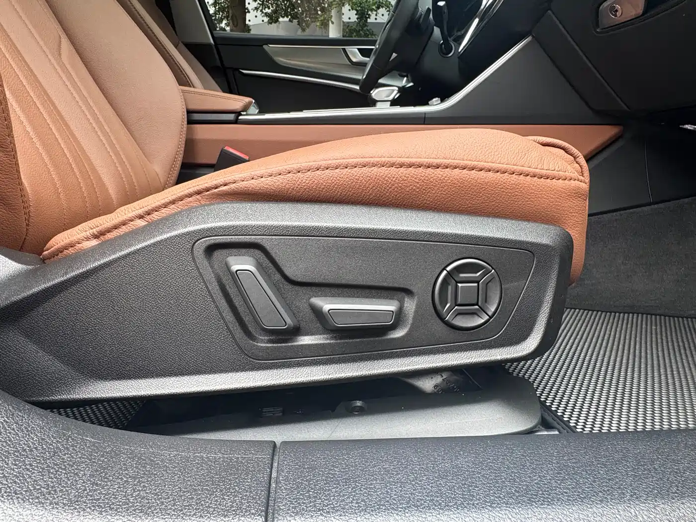 Audi A6L 2021 45 TFSI Exclusive Elegance фото 23