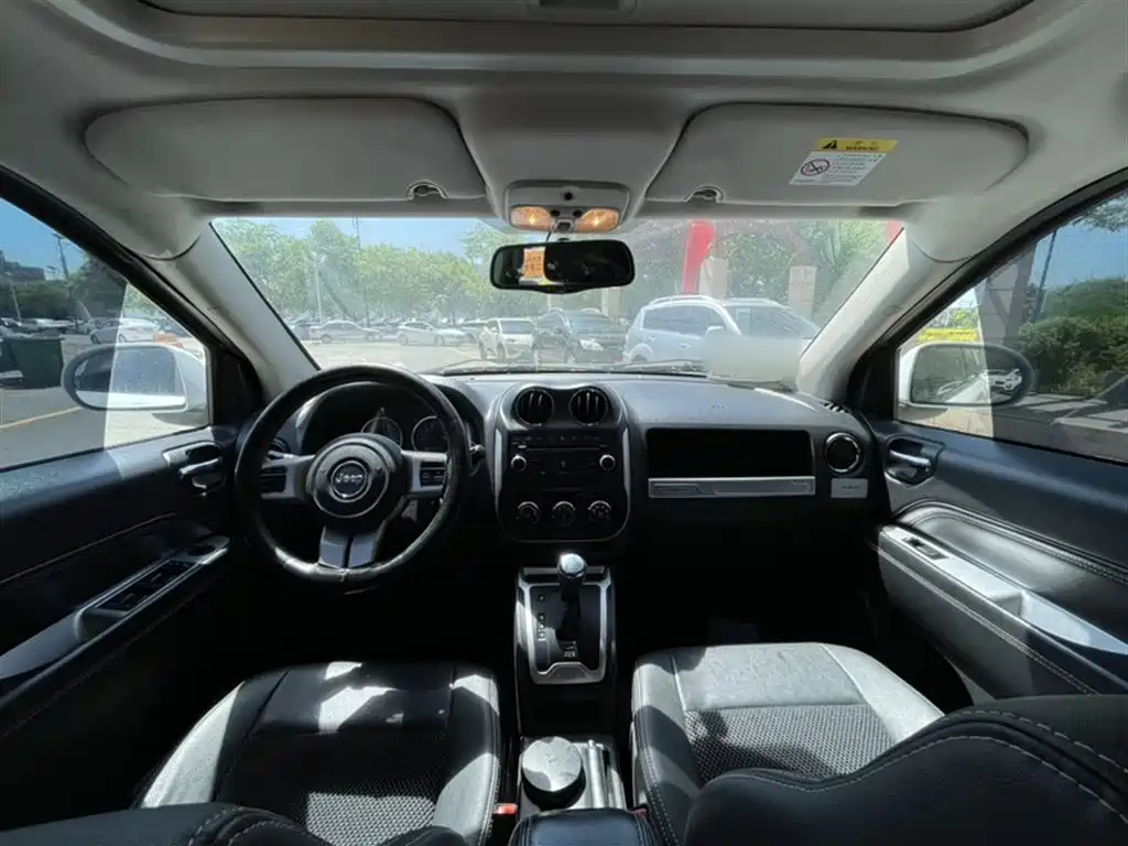 Jeep Compass (Import) 2016 2014 Facelift 2.4L 4WD Comfort Edition