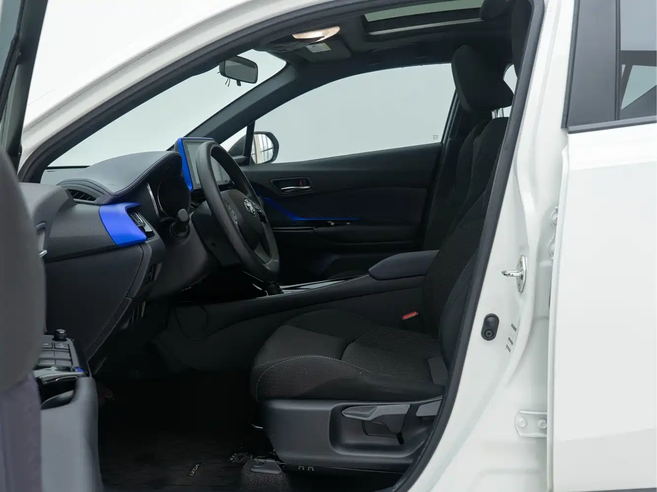 Toyota IZOA 2020 2.0L Yi Xiang Edition фото 6