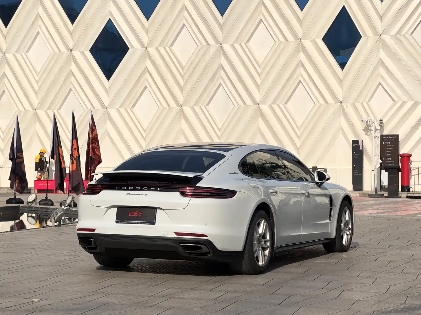 Porsche Panamera 2017 Panamera 4 Executive Long Wheelbase 3.0T фото 5