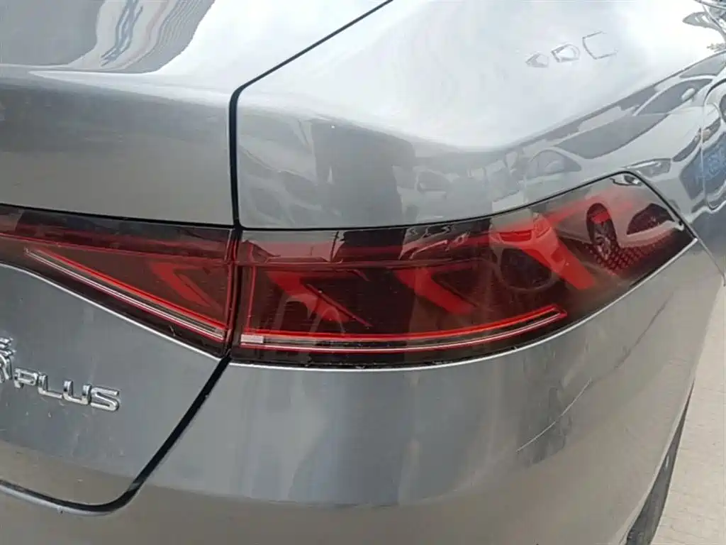 BYD Qin PLUS 2024 Glory Edition DM-i 55KM Leading фото 24