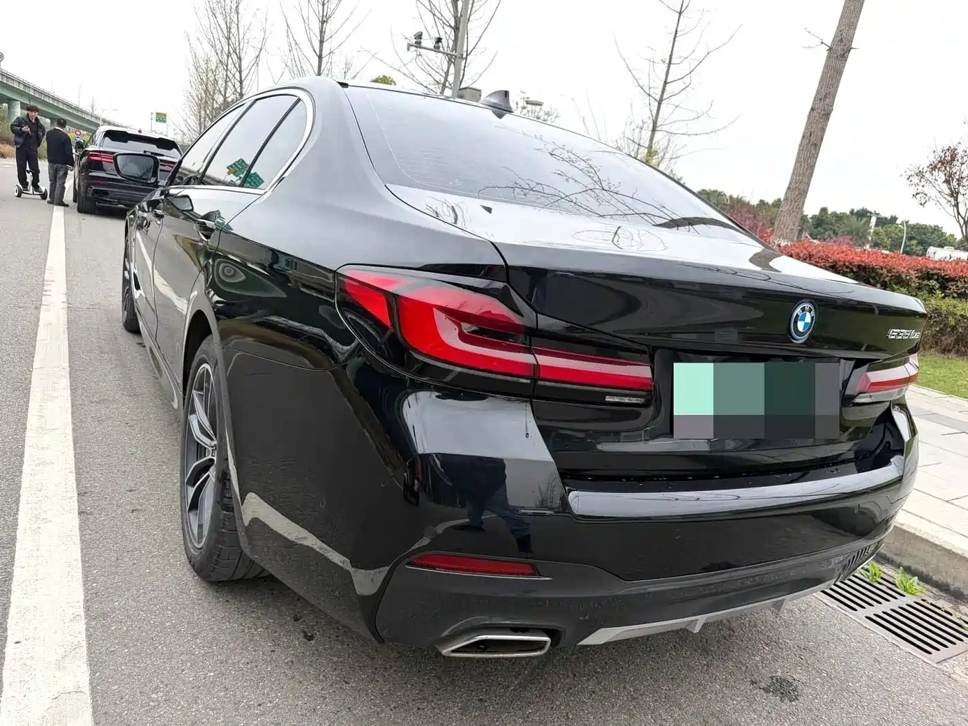 BMW 5 Series New Energy 2022 535Le M Sport Package фото 9