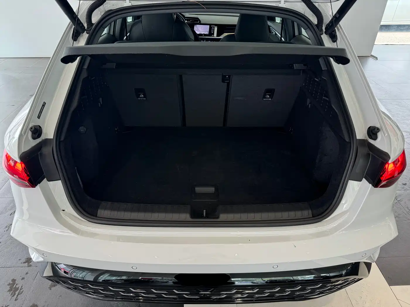Audi A3 2025 Sportback 35TFSI Flying Premium фото 12