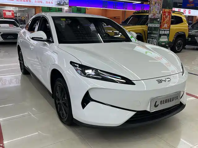  BYD BYD e7 2025 Model 520 Smart Travel Edition