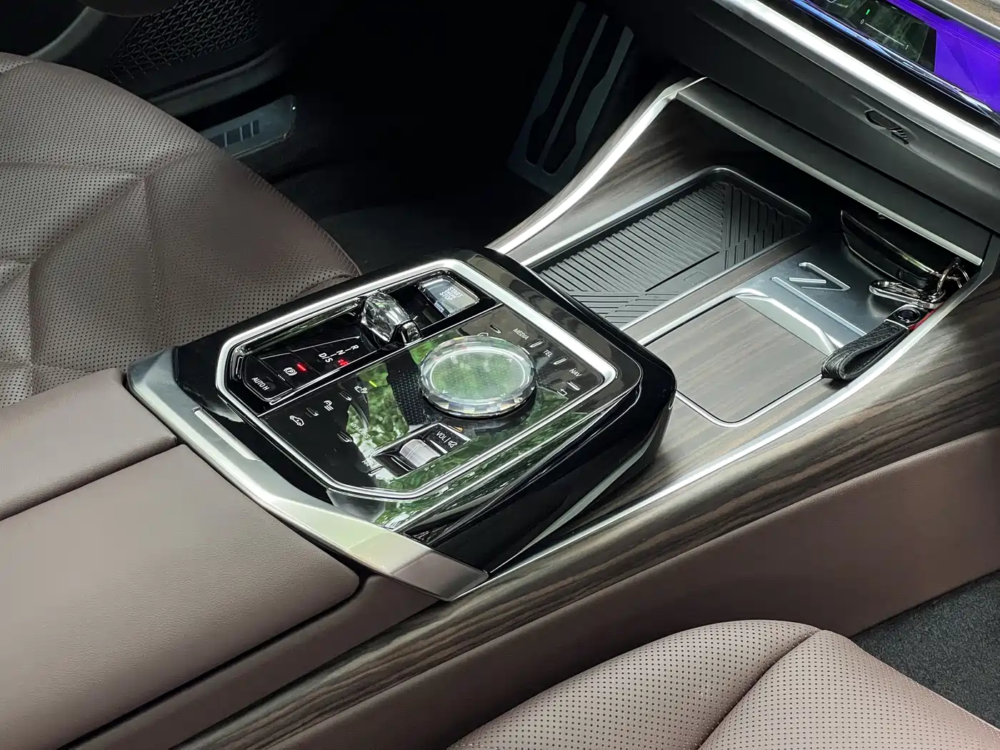 BMW 7 Series 2023 Model 735Li M Sport Package фото 19