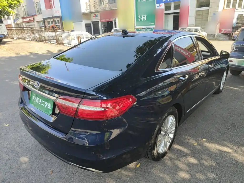 Фото 5 - Ford Taurus