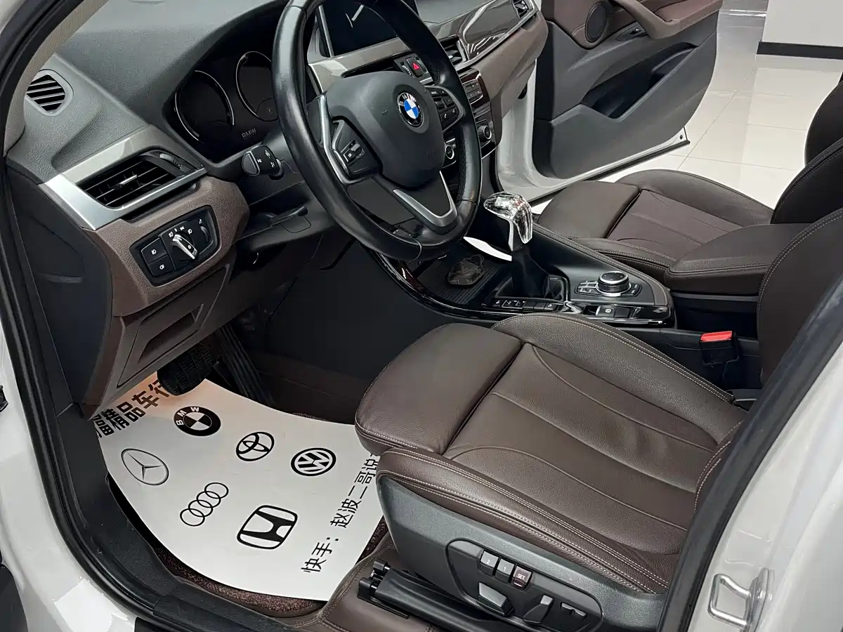 BMW X1 2019 xDrive20Li Premium Model фото 9