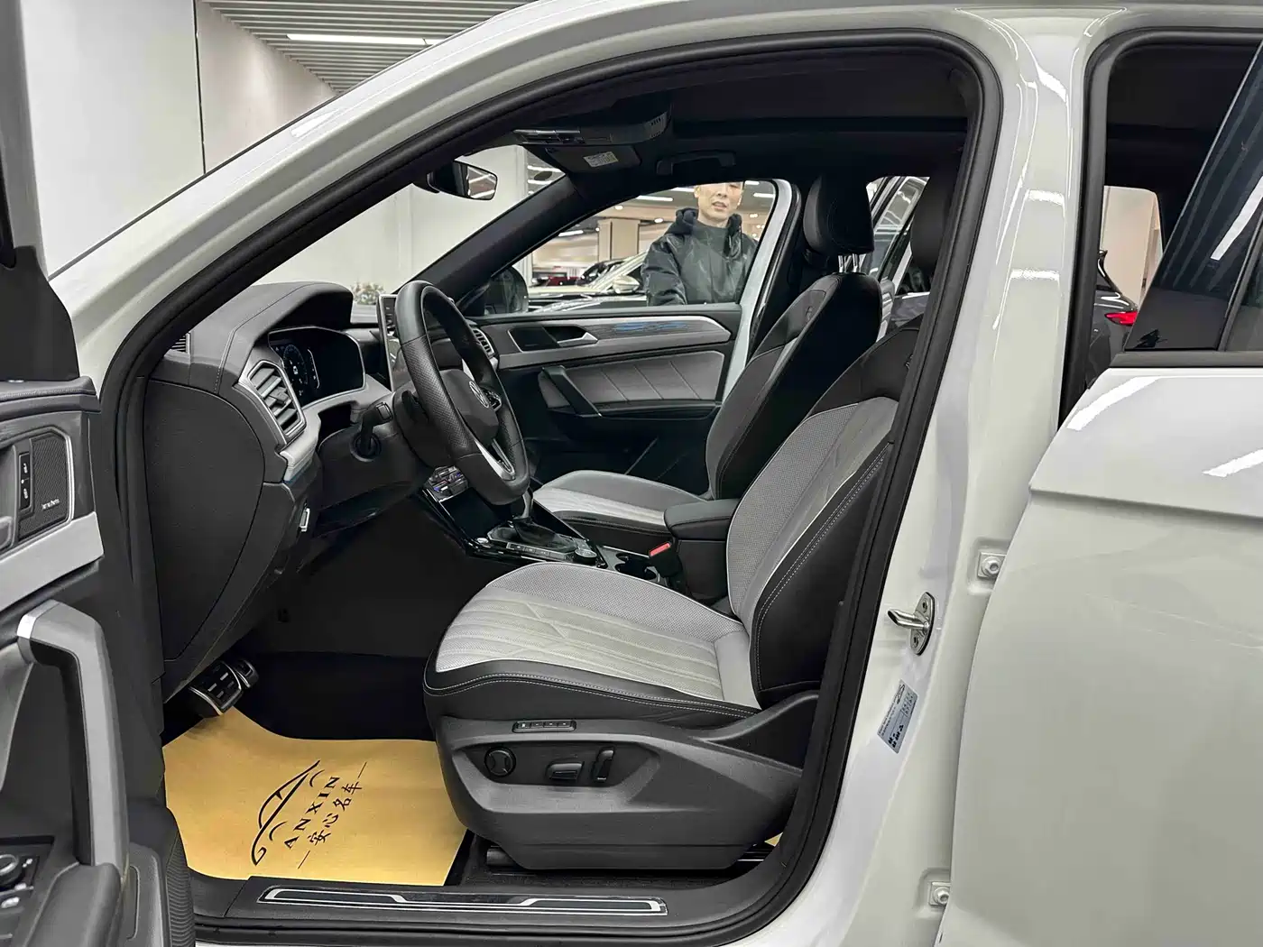 Volkswagen Tayron 2023 Facelift 380TSI 4WD R-Line Pro Smart Edition фото 5