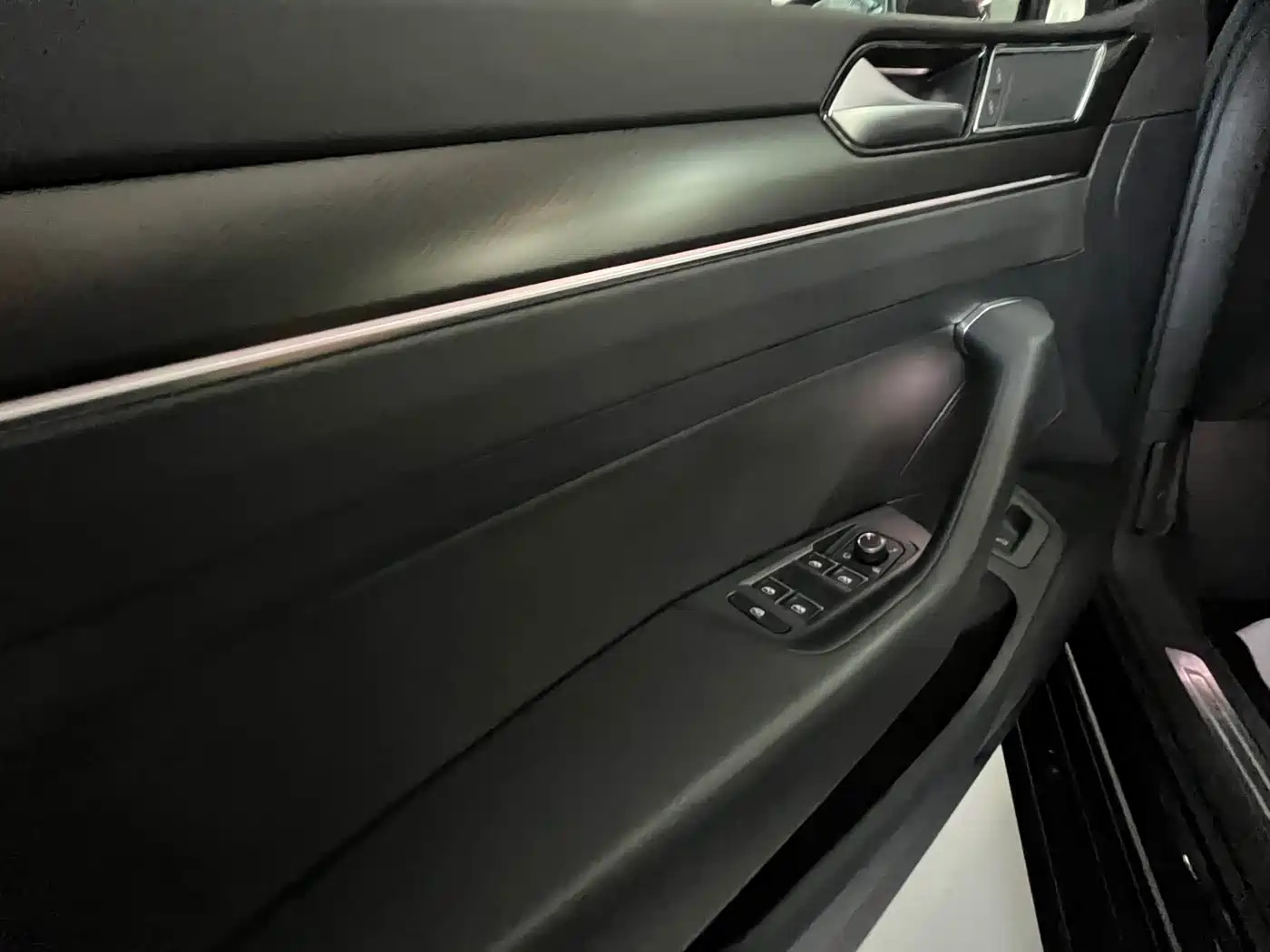 Volkswagen Magotan 2020 330TSI DSG Luxury фото 9