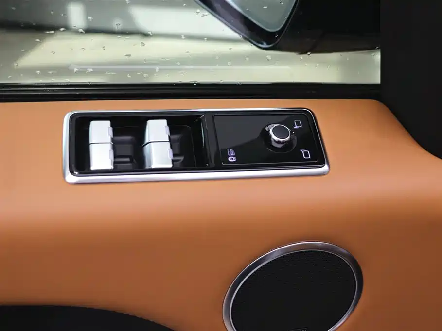 Land Rover Range Rover Sport 2021 3.0 L6 Gloss Black Edition фото 12