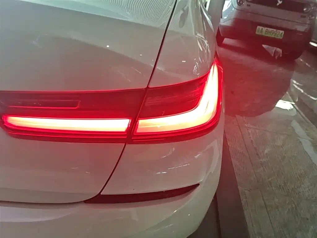 BMW 3 Series 2022 Facelift 325Li M Sport Shadow Edition фото 8