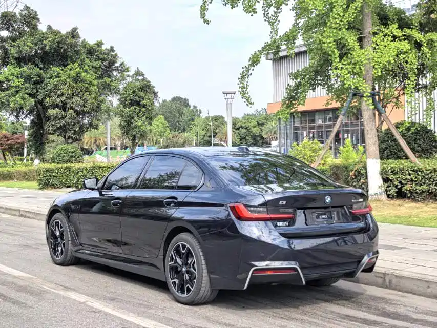 BMW i3 2025 eDrive 40 L Shadow Night Package фото 7