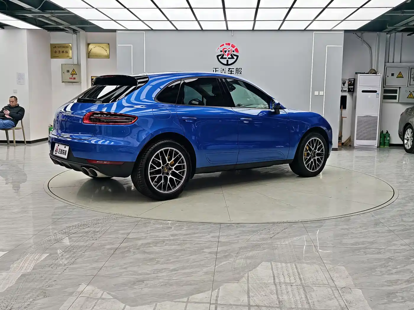 Porsche Macan 2014 Macan S 3.0T фото 17