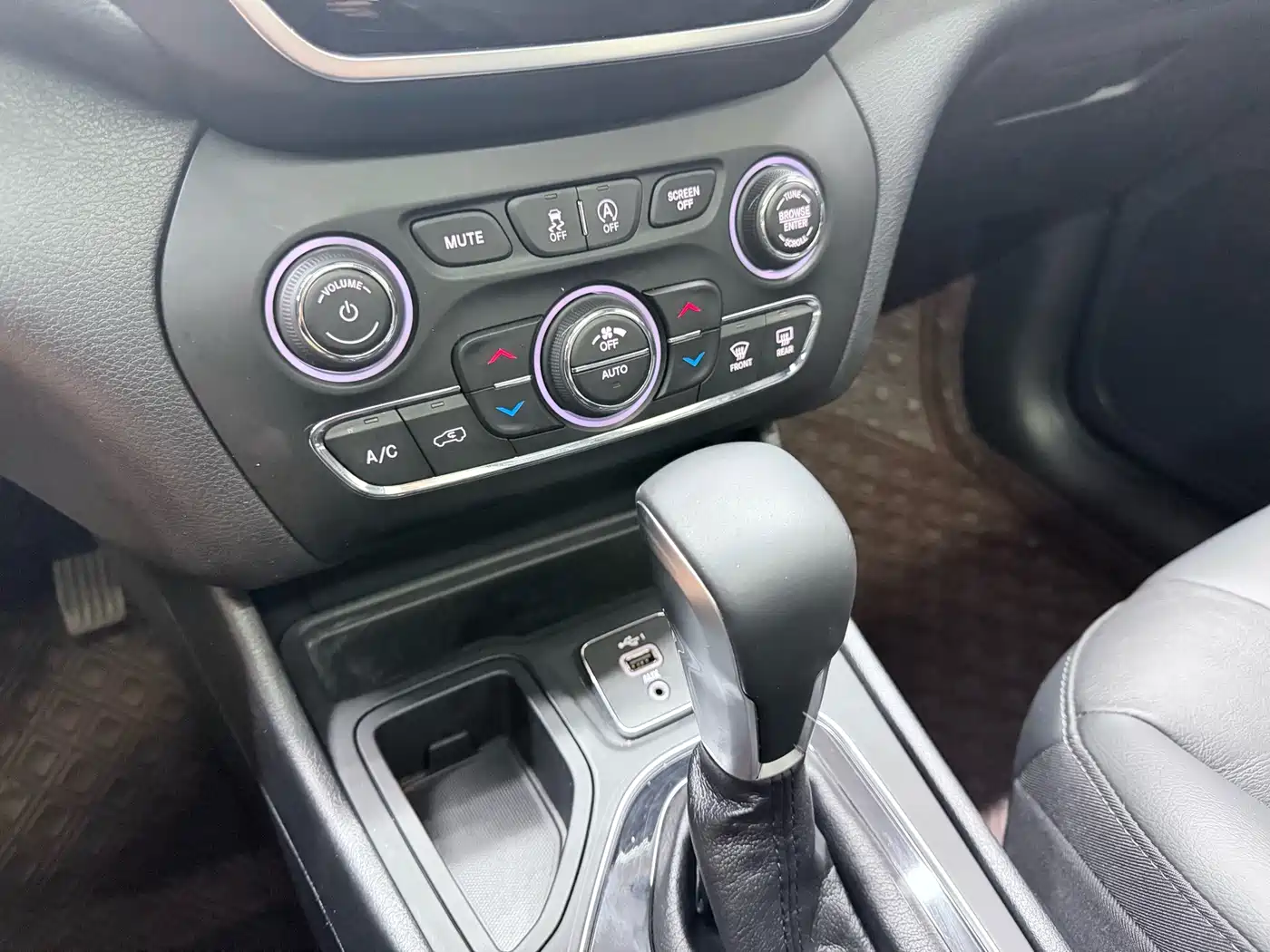 Jeep Cherokee 2021 2020 2.0T 2WD Leading Edition