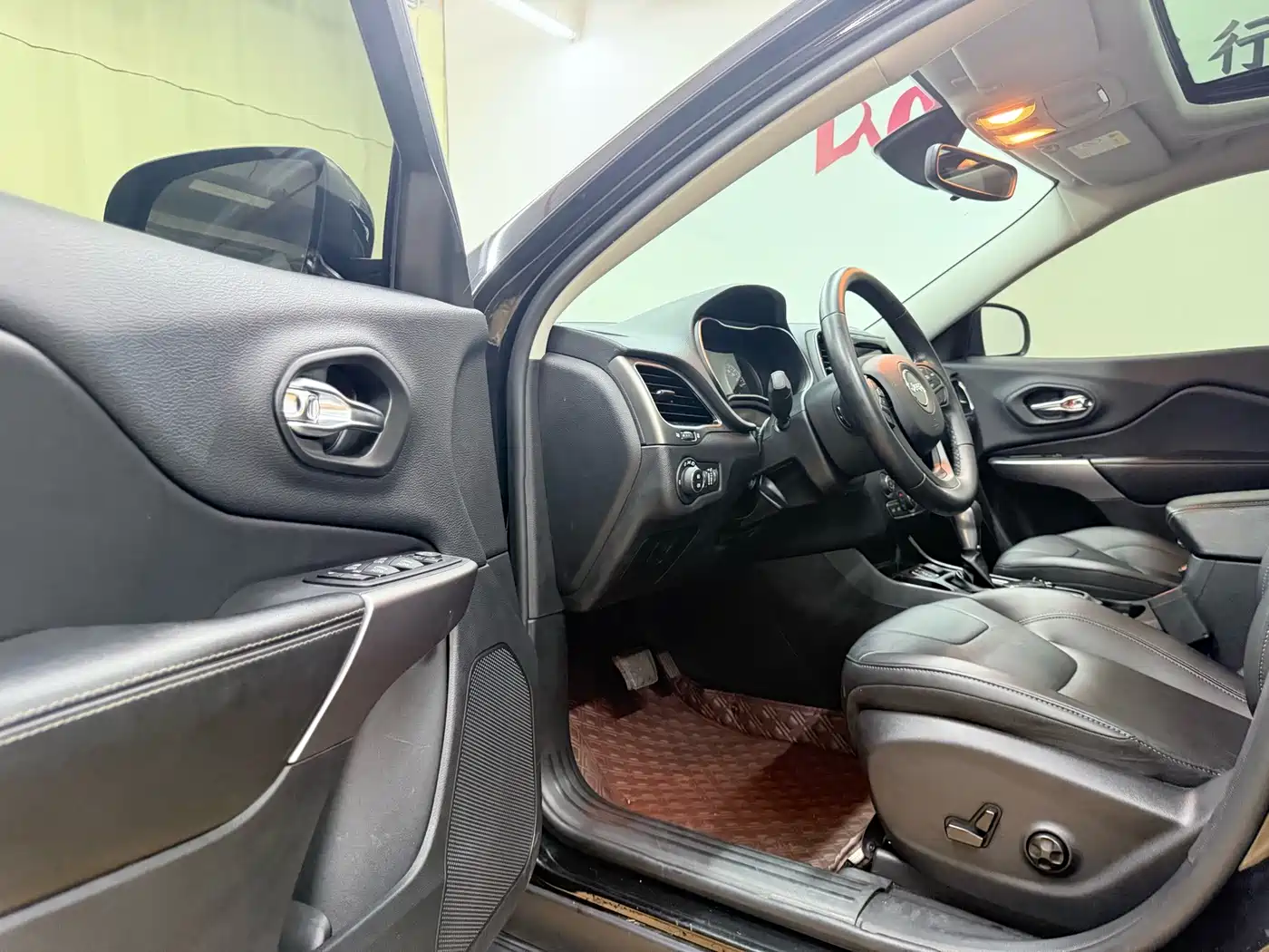 Jeep Cherokee 2021 2020 2.0T 2WD Leading Edition
