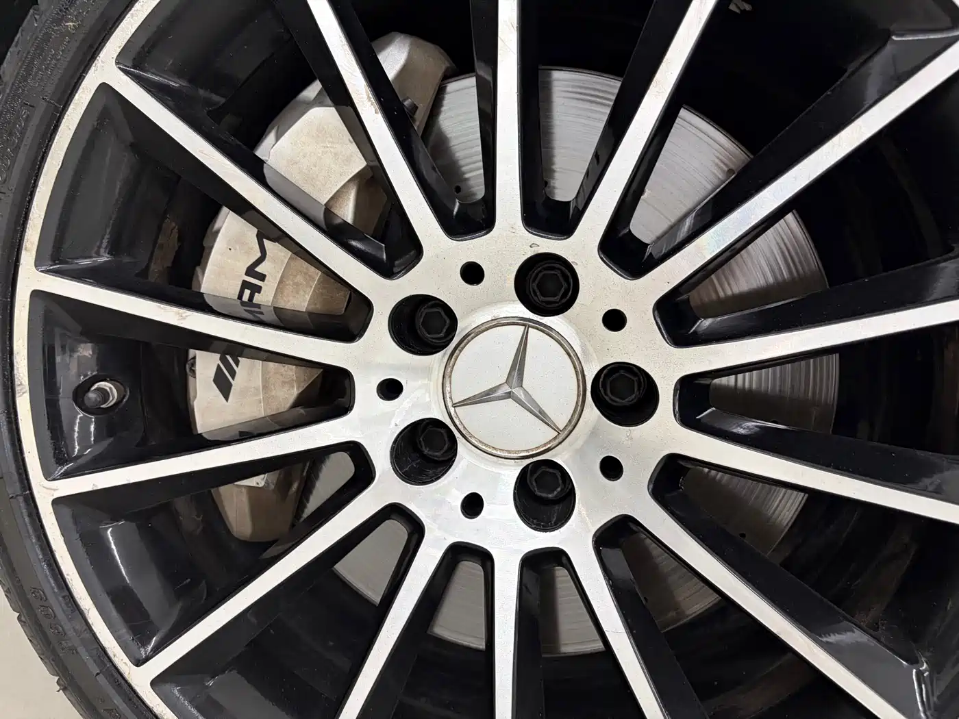 Mercedes-Benz A-Class AMG 2022 Model AMG A 35 L 4MATIC Blazing Night Special Edition фото 22