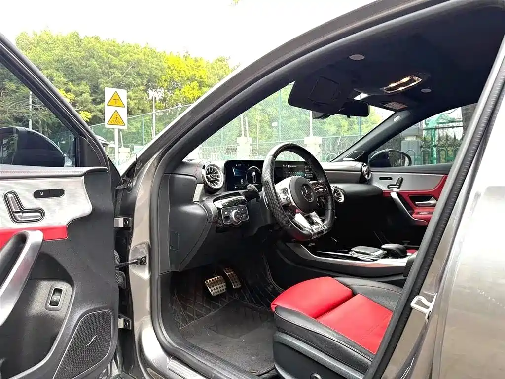 Mercedes-Benz A-Class AMG 2022 AMG A 35 L 4MATIC фото 6