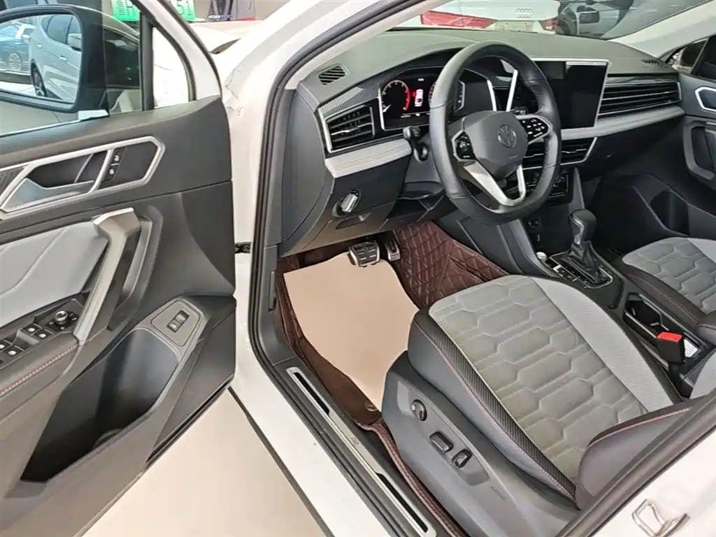 Volkswagen Tiguan X 2022 330TSI 2WD Flagship Edition фото 16