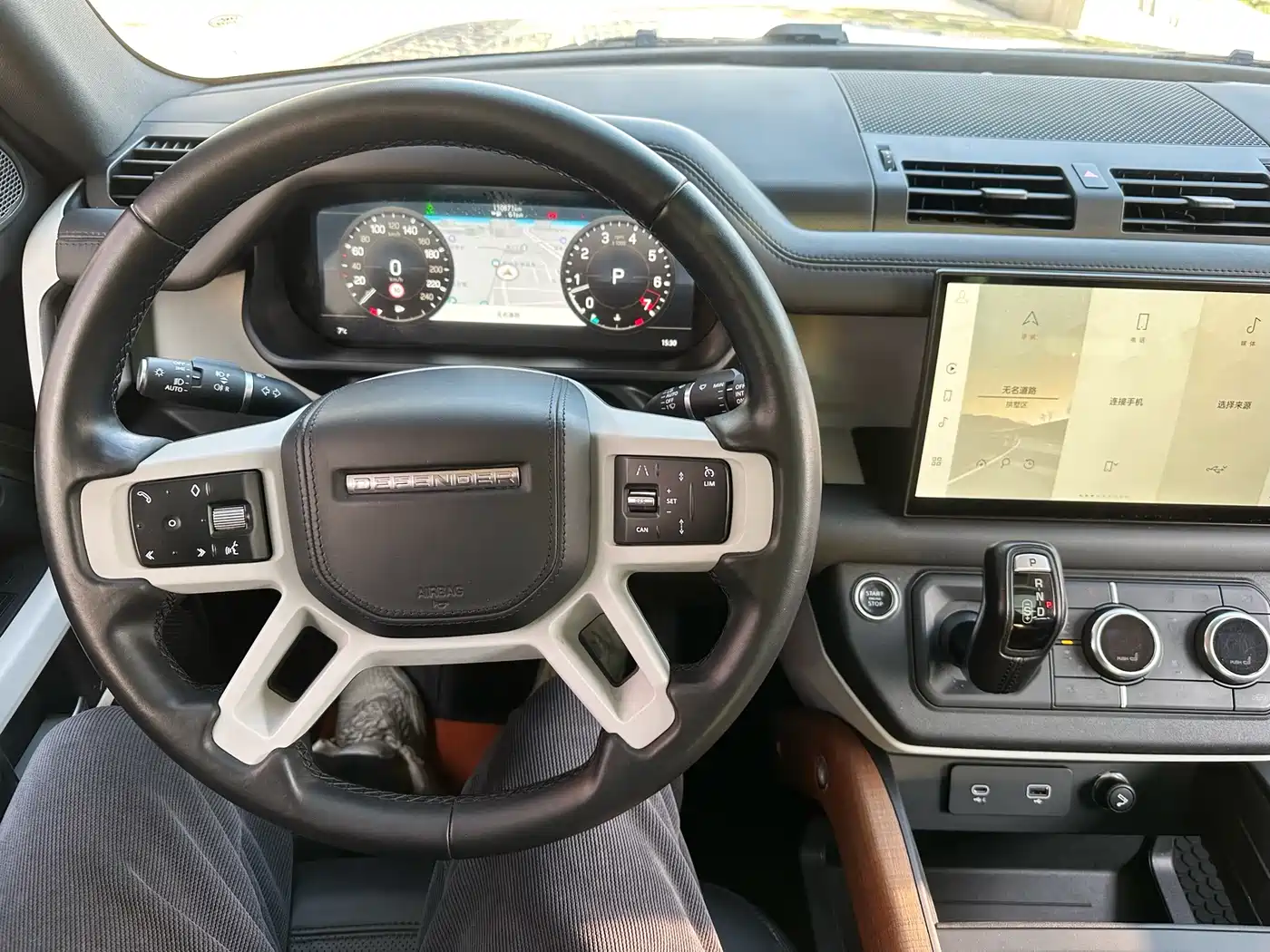 Land Rover Defender 2022 Model 90 3.0T P400 XS фото 15