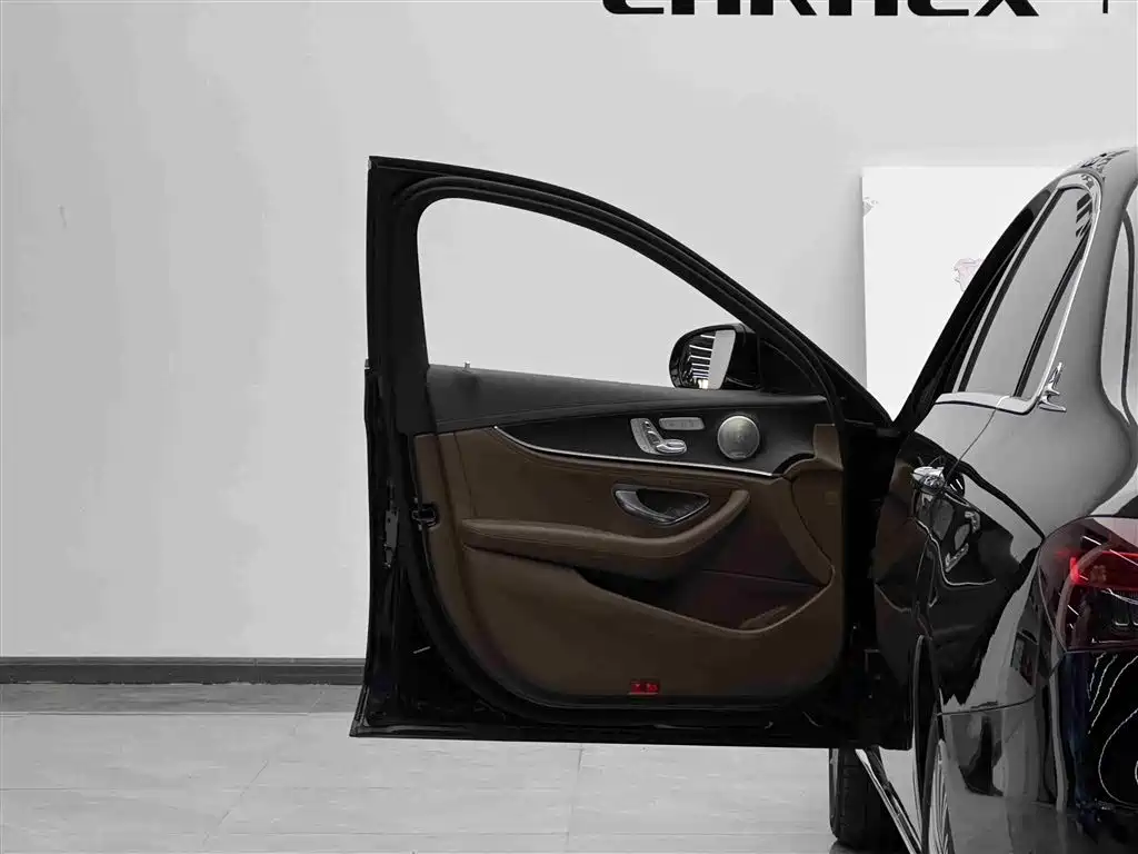 Mercedes-Benz E-Class 2022 Facelift III E 300 L Luxury фото 5
