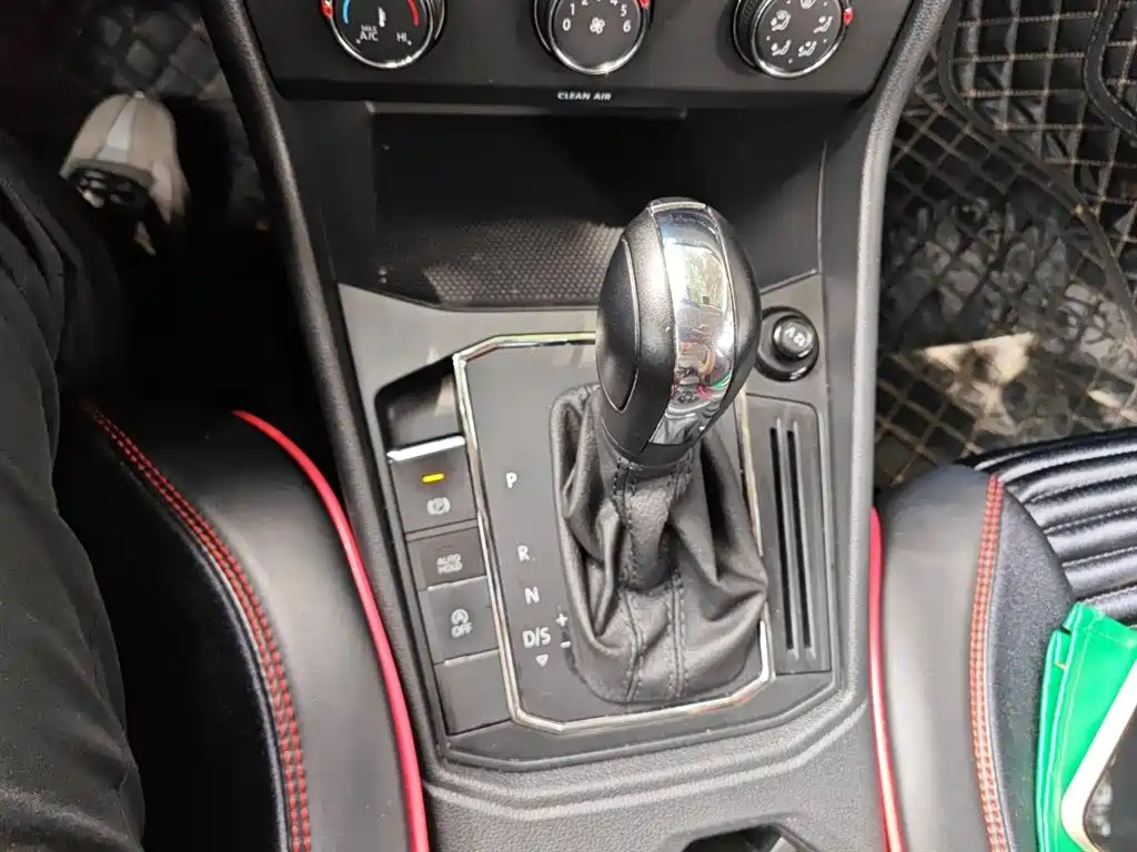 Volkswagen Lavida 2021 1.5L Auto Comfort Edition фото 11