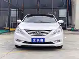 Photo 2 - Hyundai Sonata
