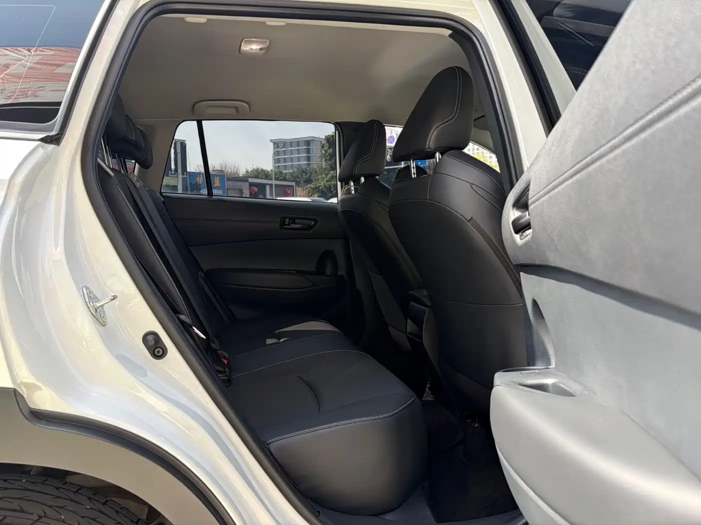 Toyota Frontlander 2024 2.0L CVT Elite Plus Edition фото 11