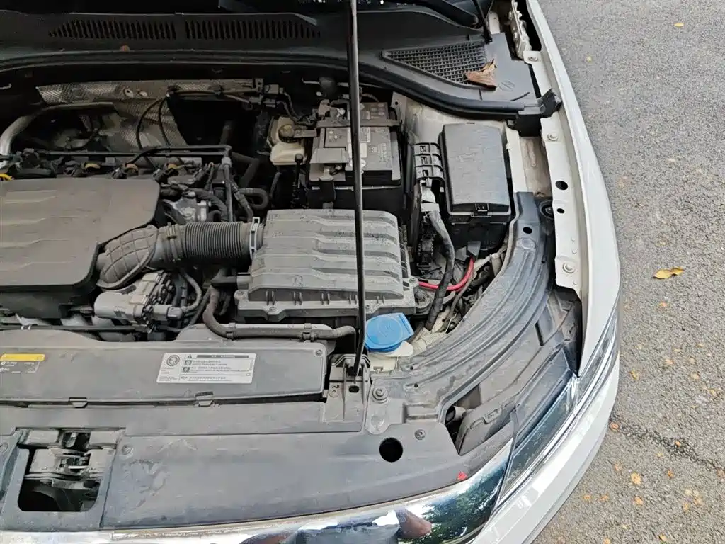 Volkswagen Lavida 2021 1.5L Auto Comfort Edition фото 24