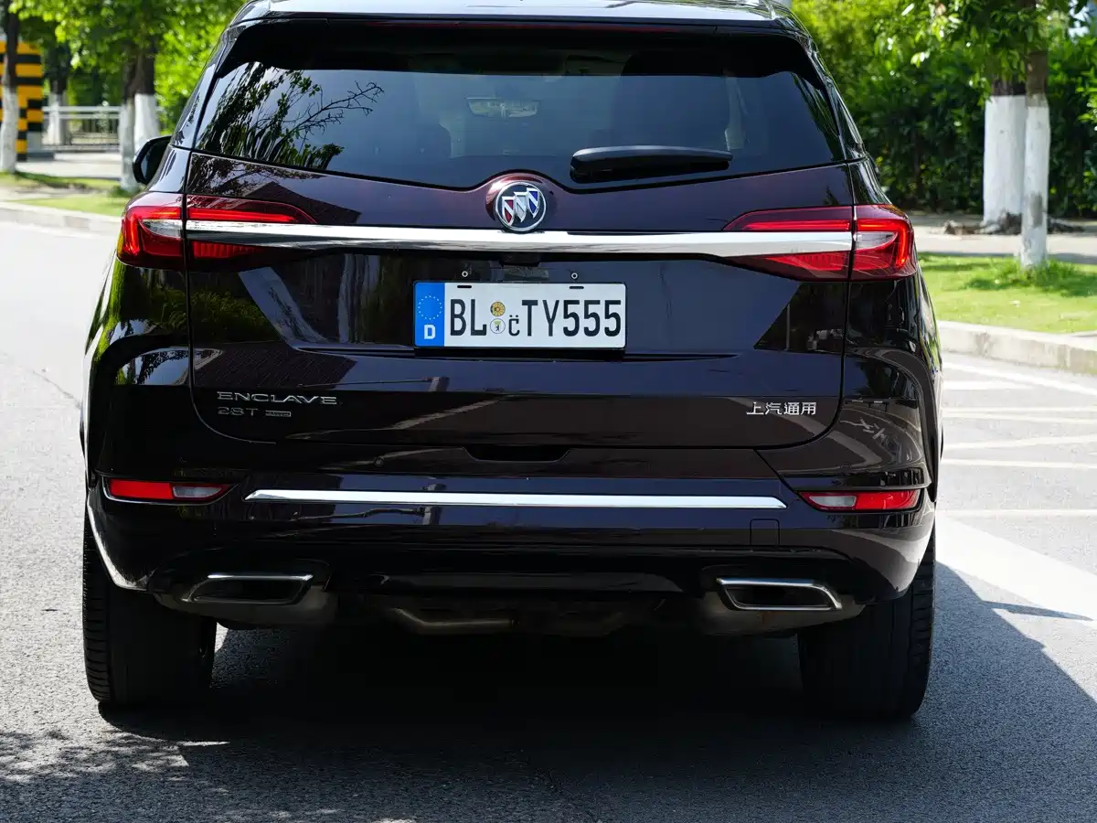 Фото 8 - Buick Enclave