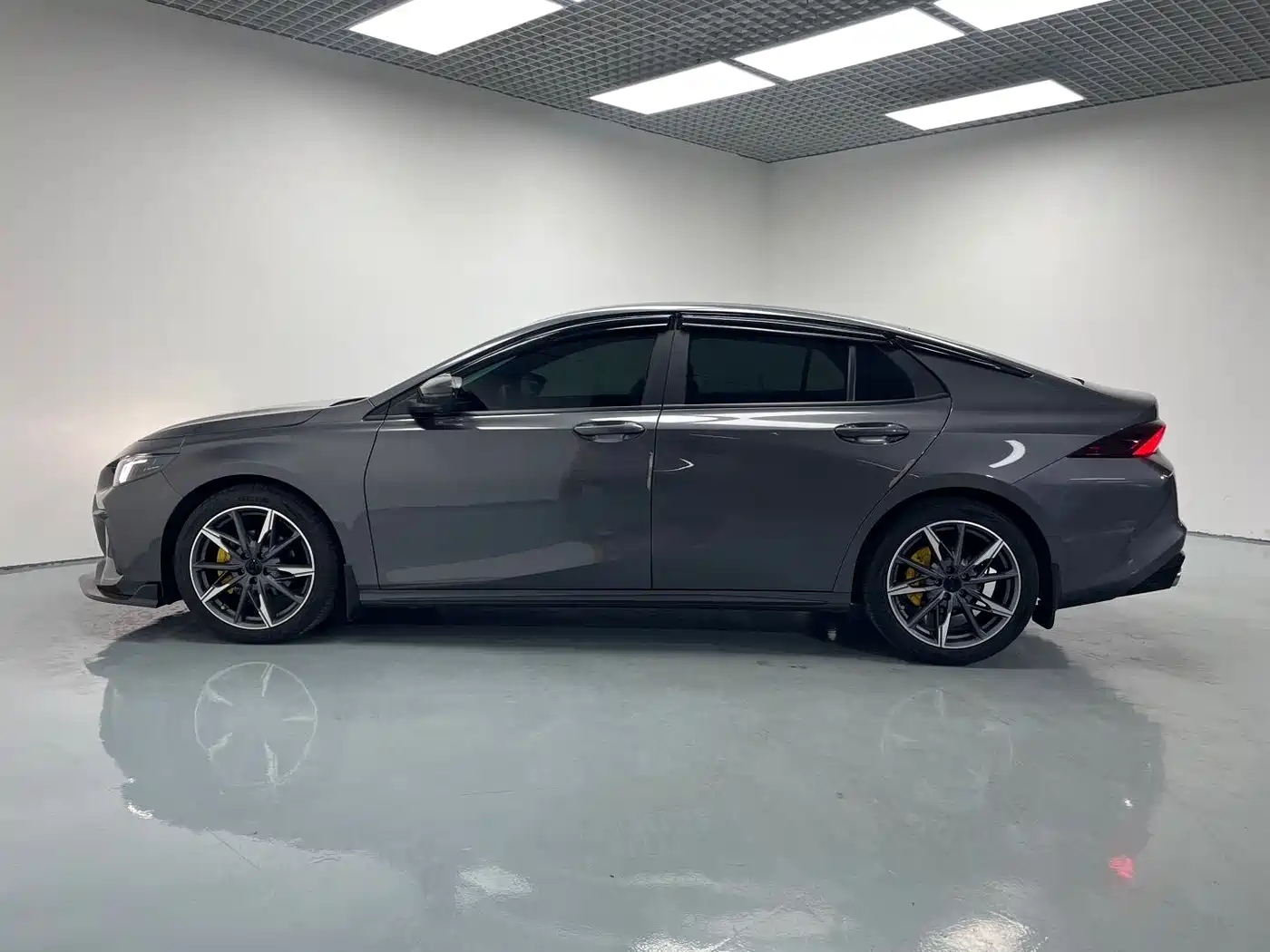 GAC Trumpchi Trumpchi Emkoo 2023 270T DCT J16 Edition фото 4