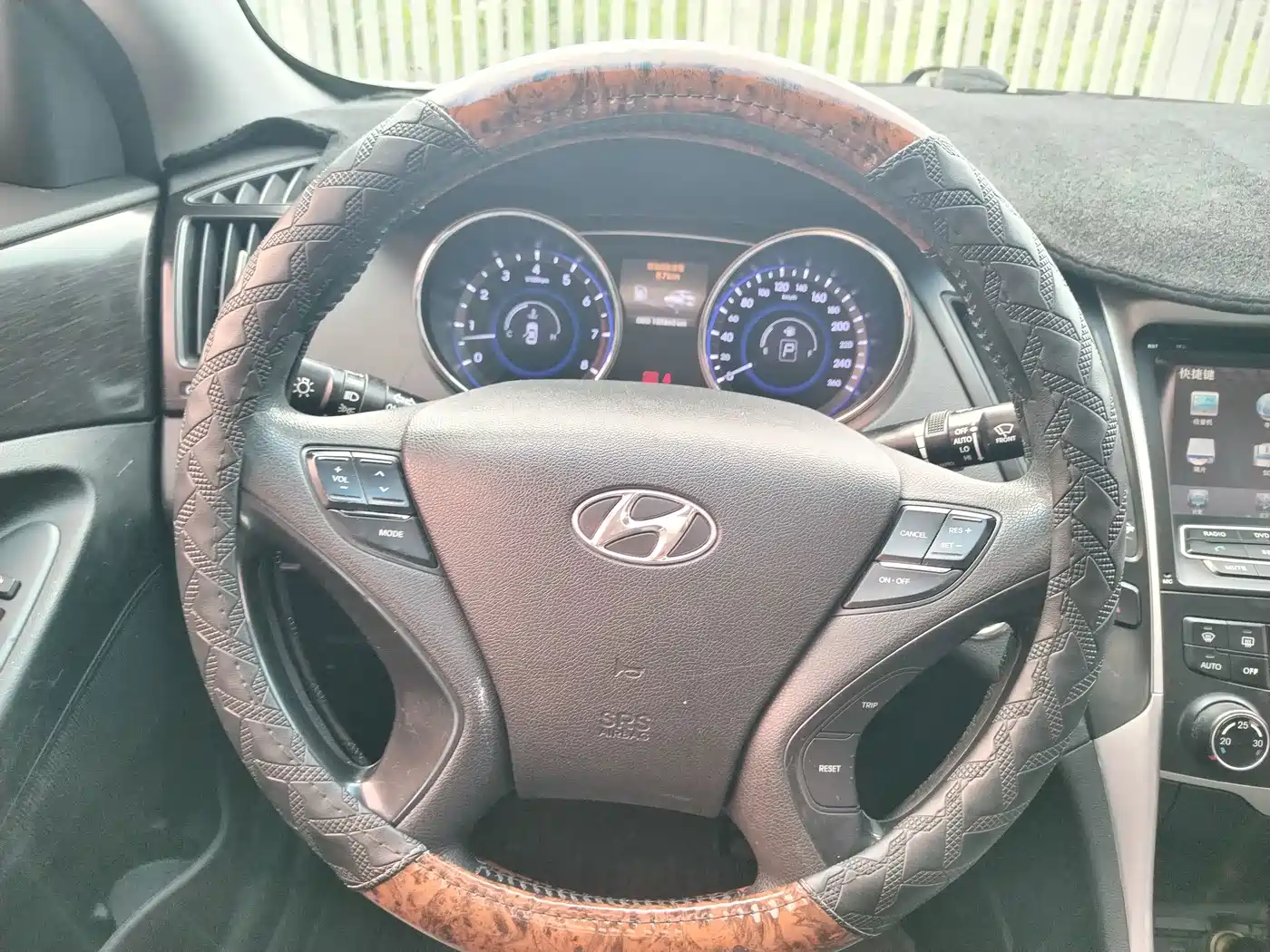 Фото 11 - Hyundai Sonata