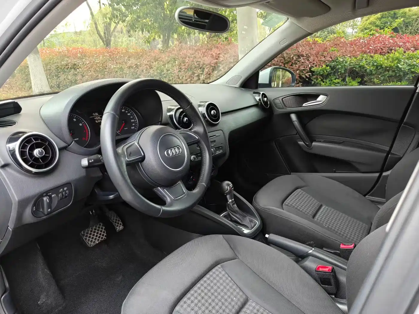 Audi A1 2014 30 TFSI Fashion фото 4