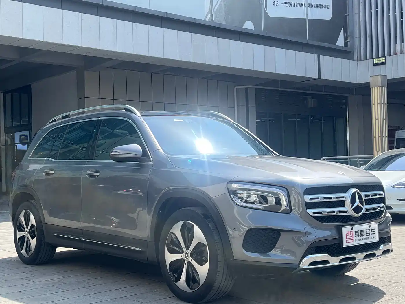 MERCEDES-BENZ GLB