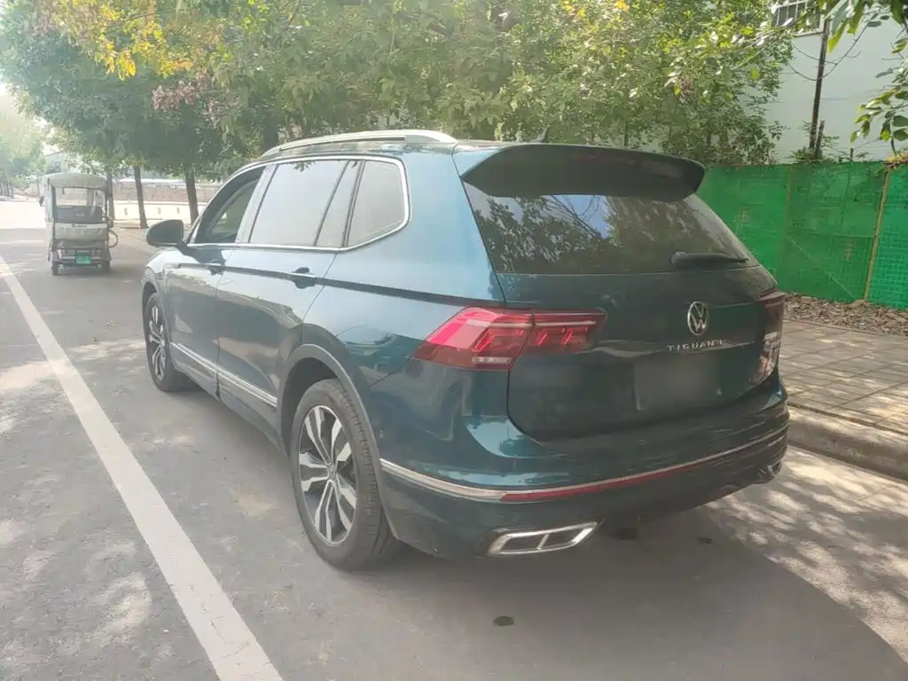 صورة 5 - Volkswagen Tiguan L
