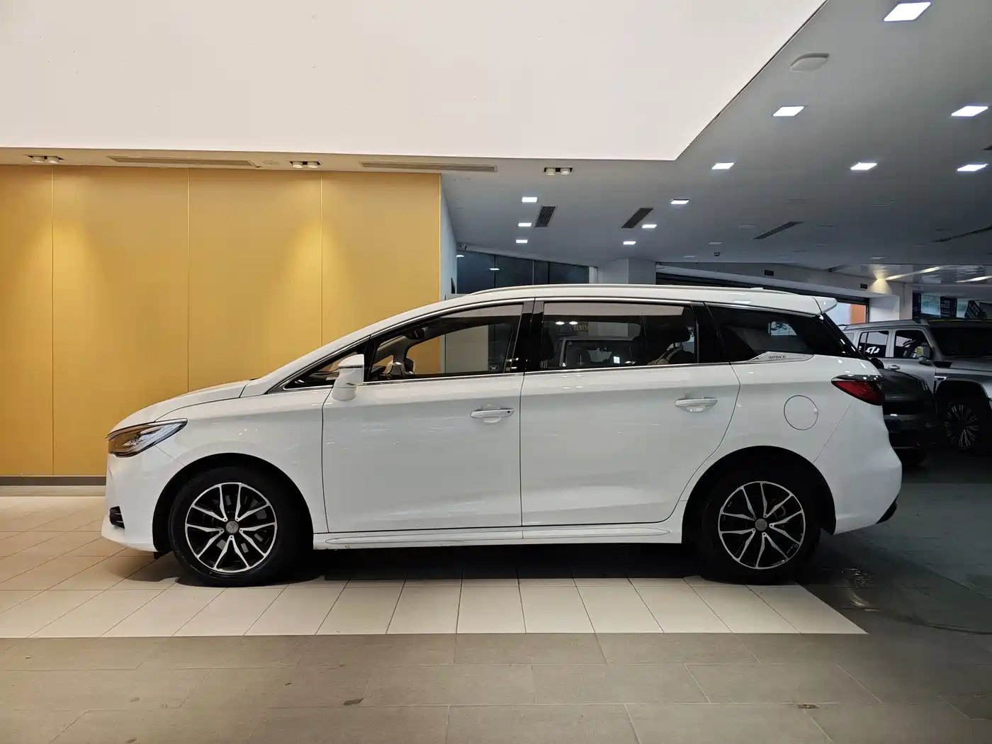BYD Song MAX 2018 1.5T Automatic Smart Connected Premium 6-Seater фото 6