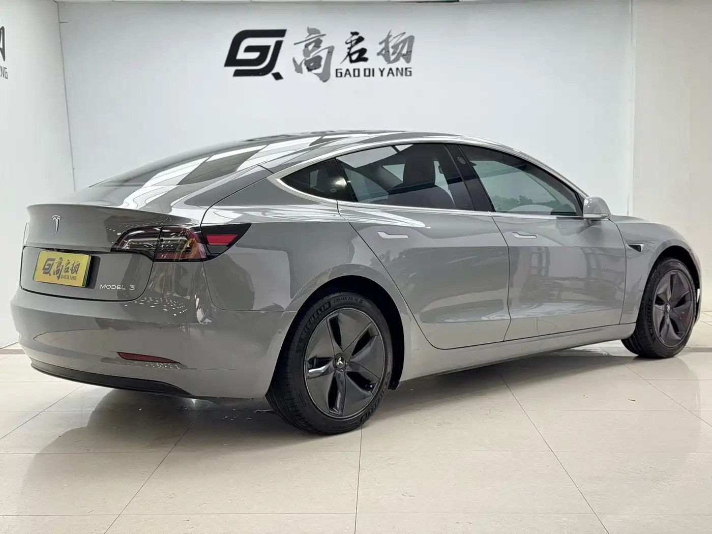 Фото 24 - Tesla Model 3