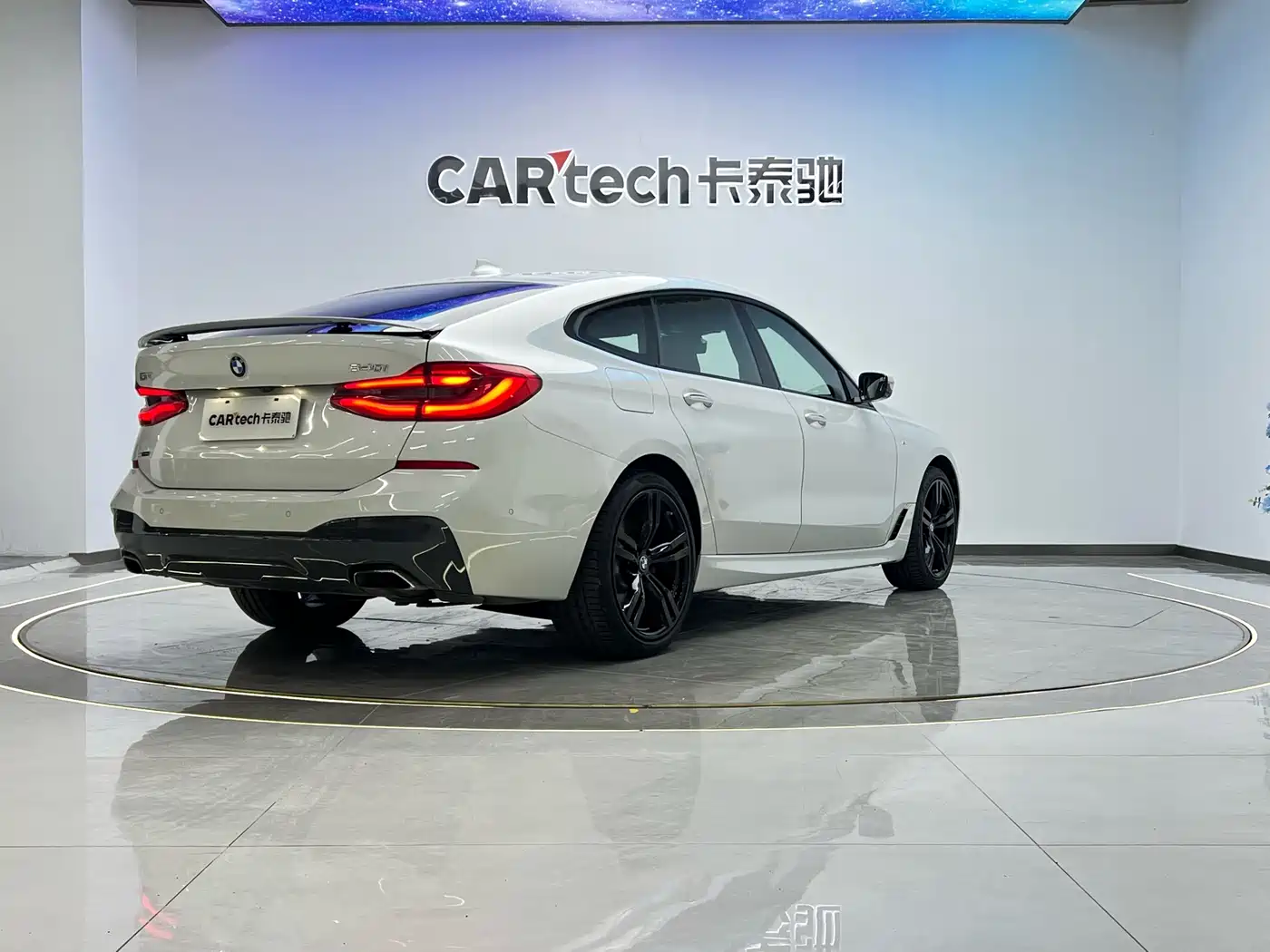 BMW 6 Series GT 2018 640i xDrive M Sport Package фото 31
