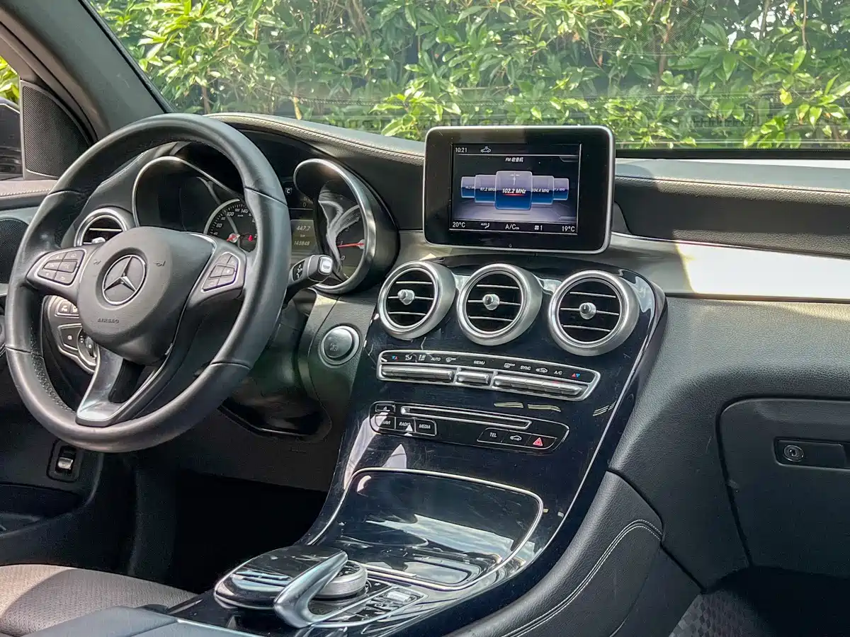 Mercedes-Benz GLC Coupe 2019 GLC 200 4MATIC Coupe SUV фото 15