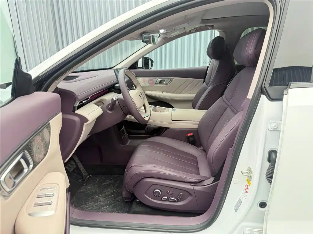 Deepal S07 2025 2026 Extended Range Basic Model