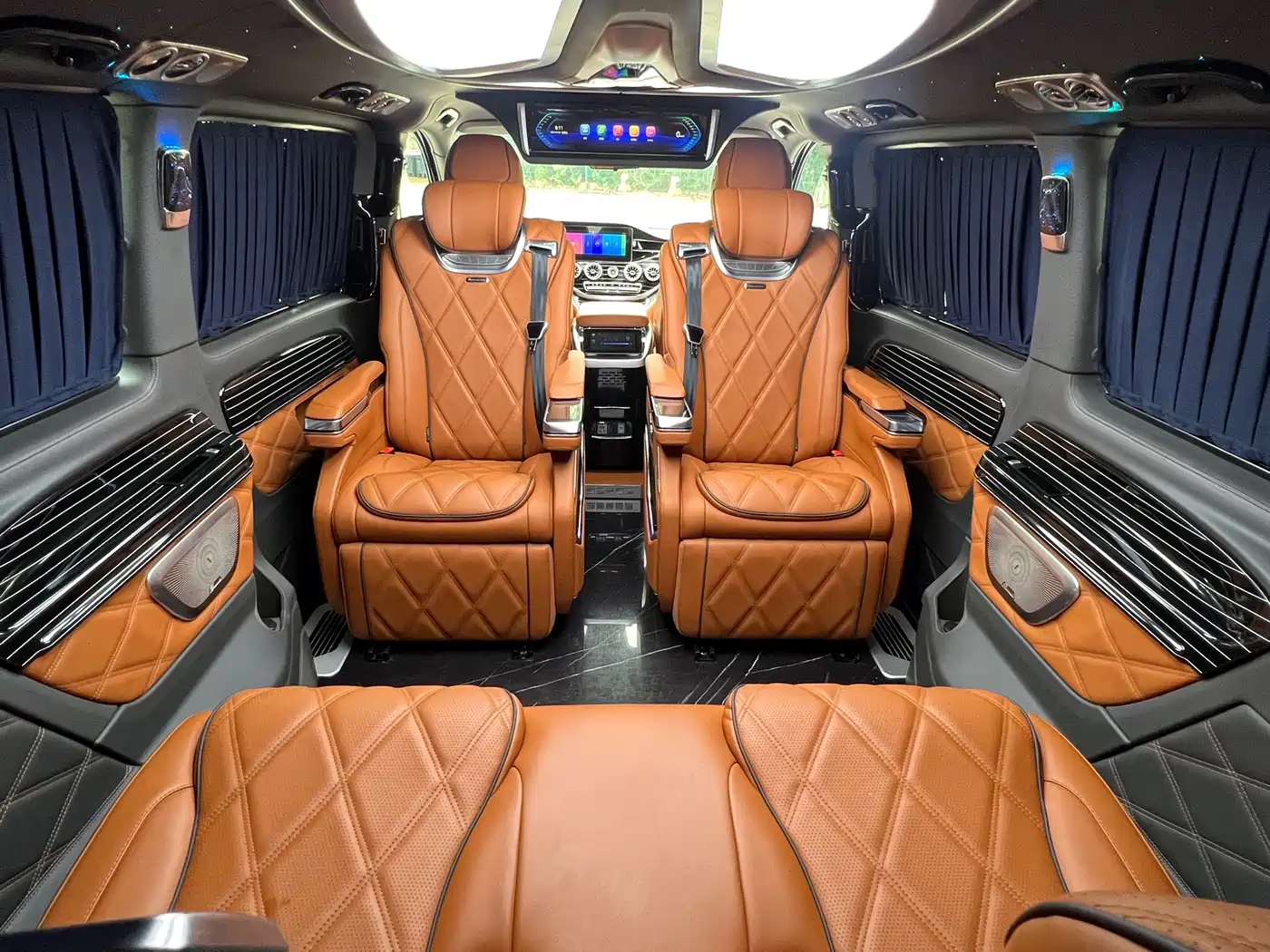 Mercedes-Benz Vito 2023 2.0T Business 7-Seater фото 18