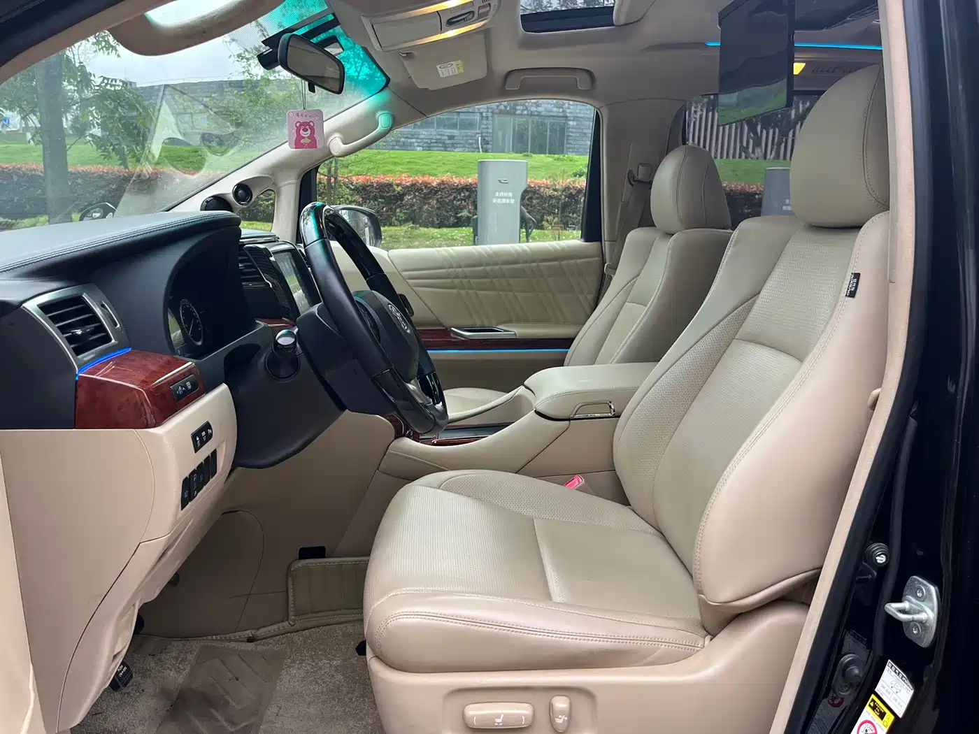 Toyota Alphard 2011 3.5L Luxury Edition фото 8