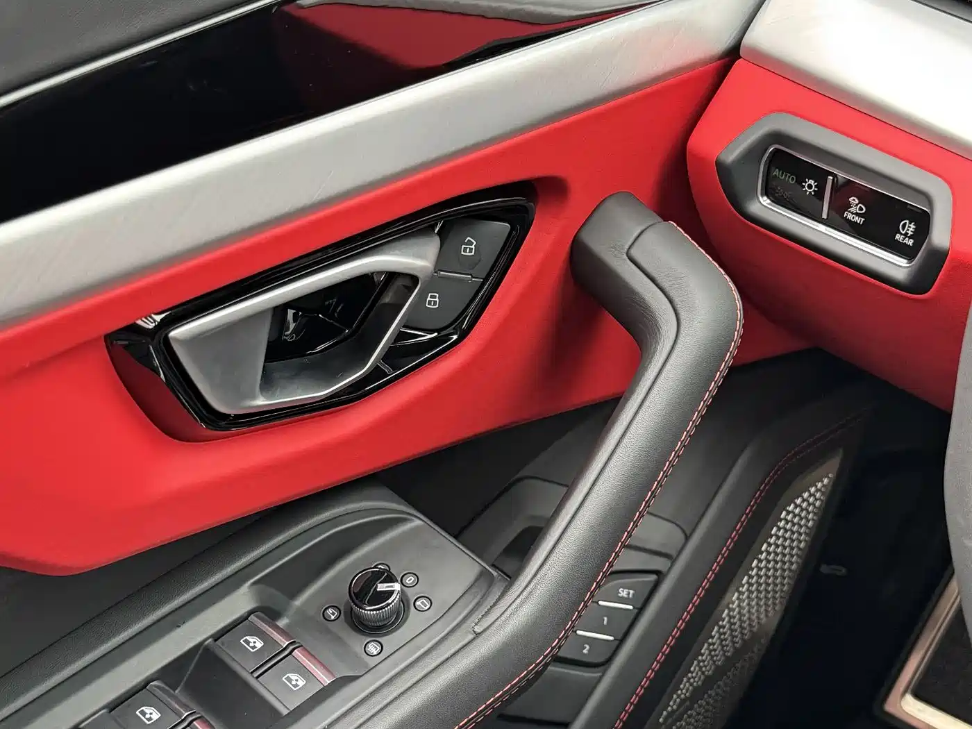 Lamborghini Urus 2023 4.0T V8 S фото 13
