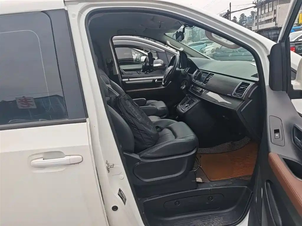 SAIC Maxus Maxus G10 2021 2.0T Automatic Elite Edition Gasoline 7-Seater фото 25