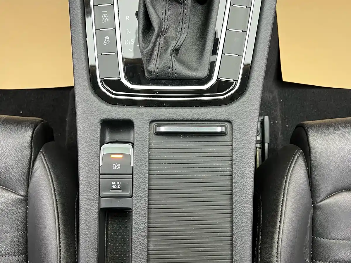 Volkswagen Magotan 2017 330TSI DSG Leading фото 13