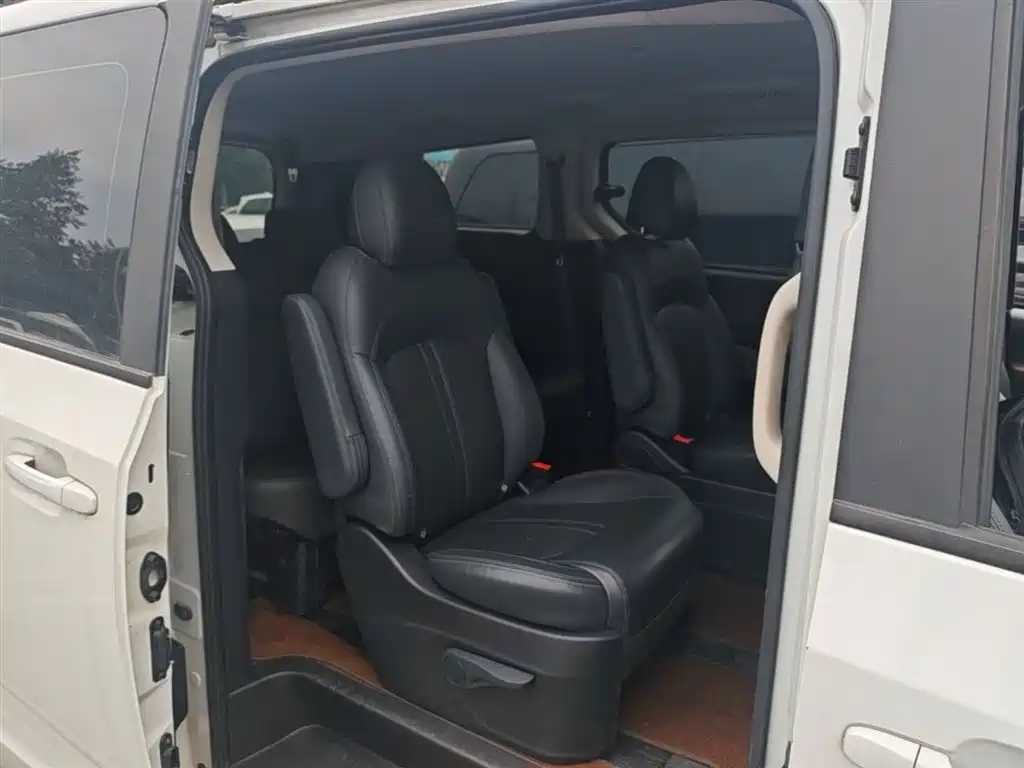 SAIC Maxus Maxus G10 2021 2.0T Automatic Elite Edition Gasoline 7-Seater фото 17