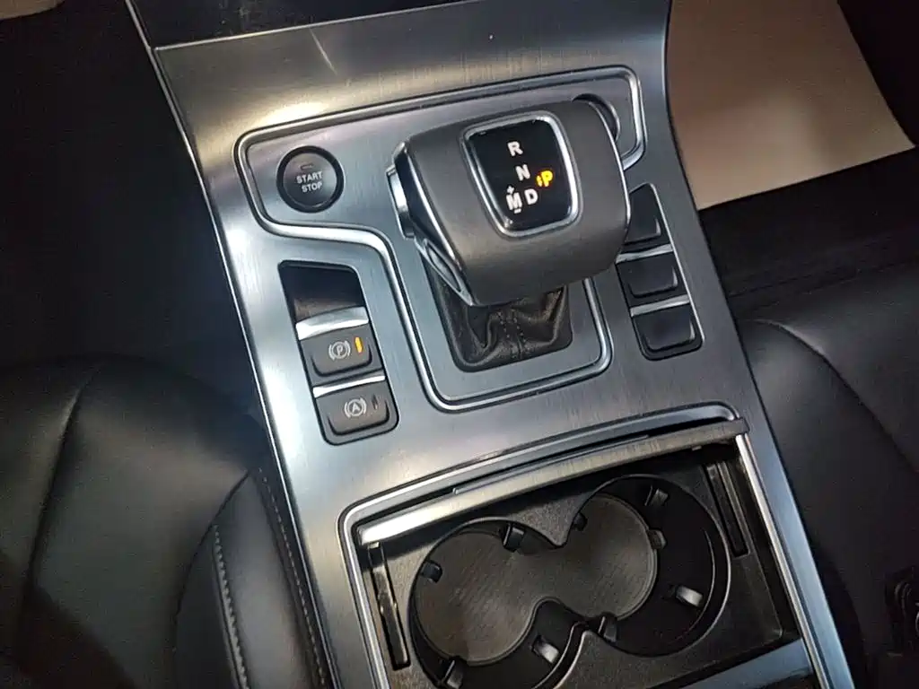 Hongqi H5 2022 Classic Facelift 1.5T DCT Flag Rhythm Edition фото 10