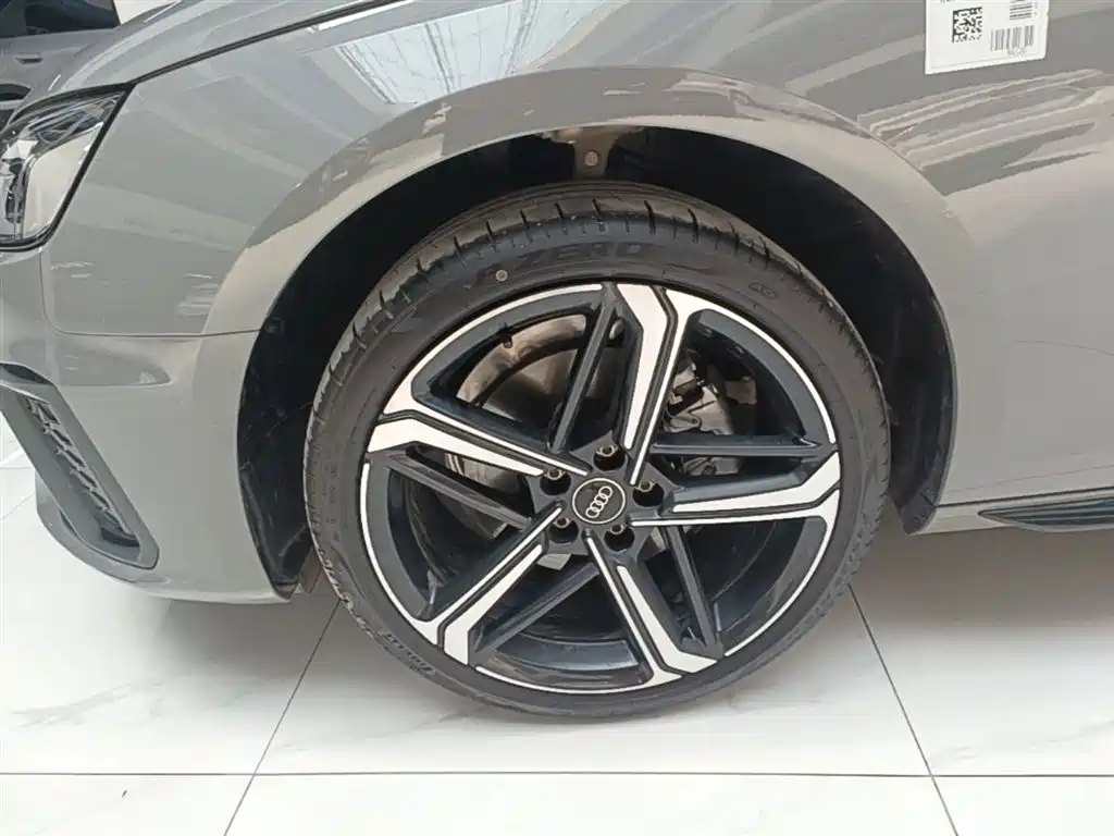Audi A4L 2025 2 Million Celebration Edition 40 TFSI Luxury Dynamic фото 23